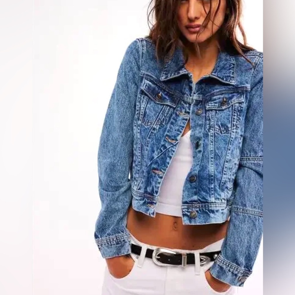 Free People  We The Free Rumors Denim
Trucker Jacket SZ S  NWOT
